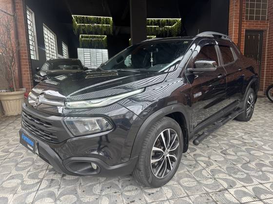 FIAT TORO 2.0 16V TURBO DIESEL ULTRA 4WD AT9 FIAT TORO 2.0 16V TURBO DIESEL ULTRA 4WD AT9